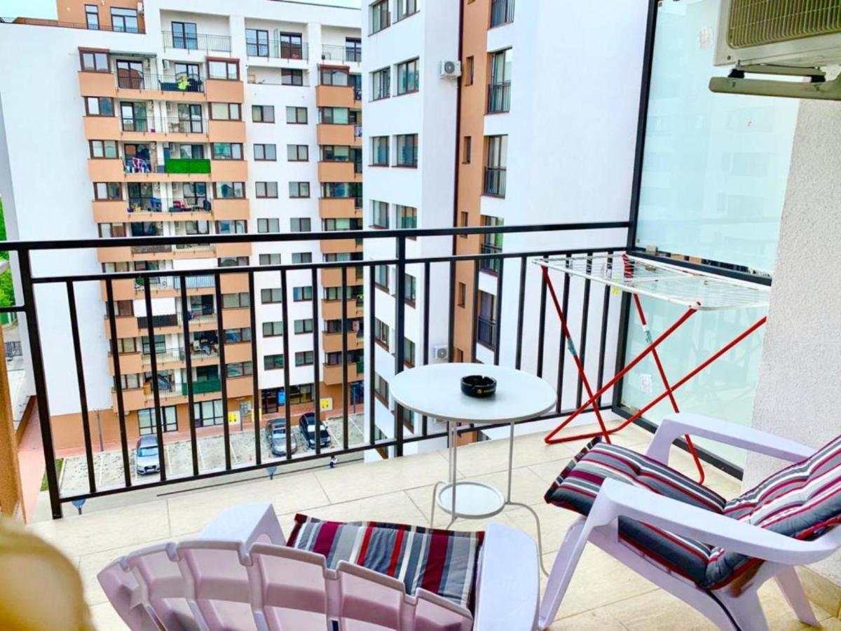 Big & Cosy Apartment With 3 Double Beds & 2 Bathrooms Яш Екстериор снимка