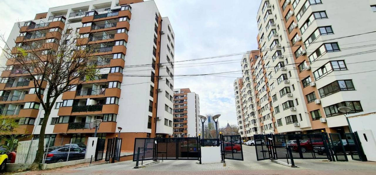 Big & Cosy Apartment With 3 Double Beds & 2 Bathrooms Яш Екстериор снимка