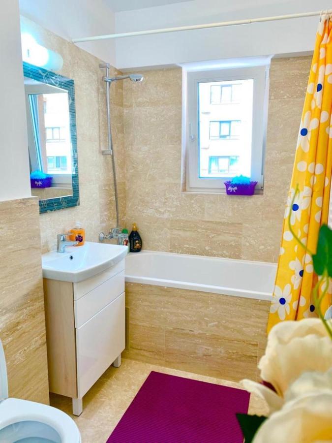 Big & Cosy Apartment With 3 Double Beds & 2 Bathrooms Яш Екстериор снимка
