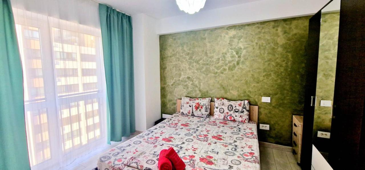 Big & Cosy Apartment With 3 Double Beds & 2 Bathrooms Яш Екстериор снимка