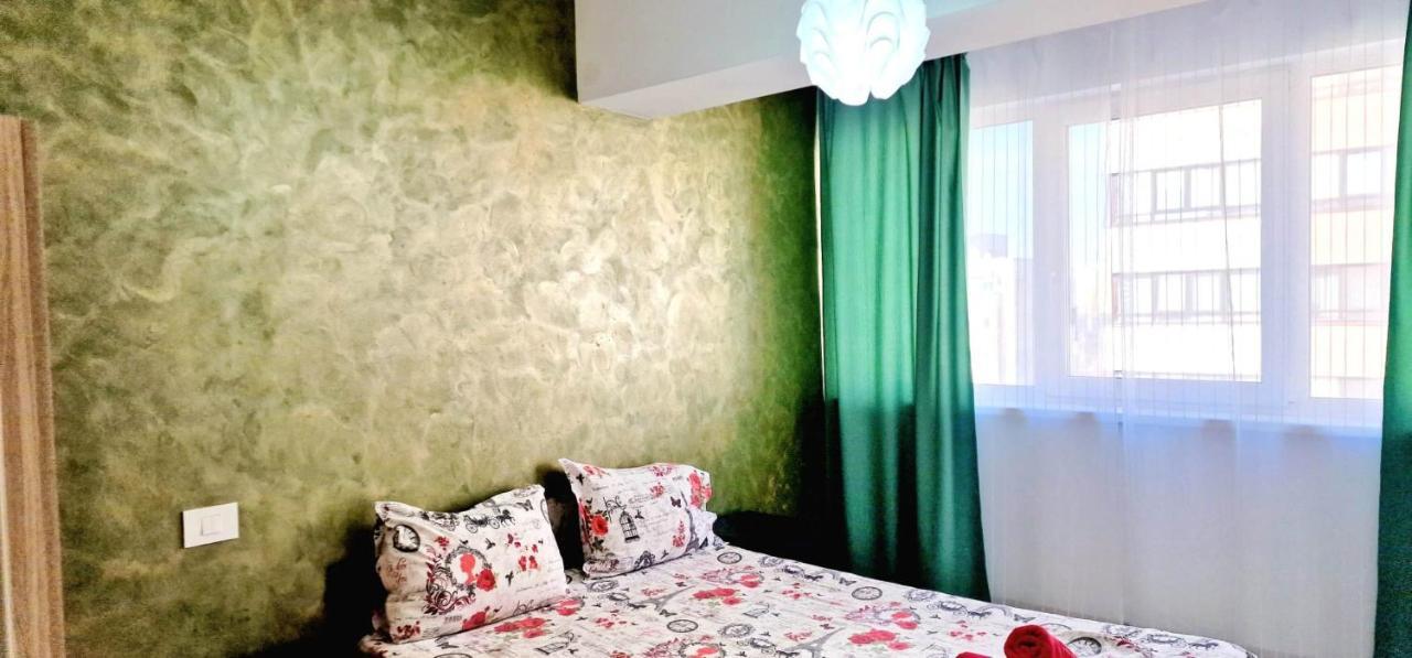 Big & Cosy Apartment With 3 Double Beds & 2 Bathrooms Яш Екстериор снимка